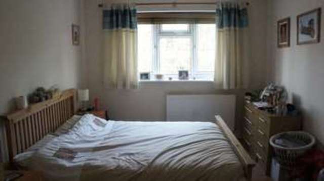  Image of 3 bedroom Detached house to rent in Maybury Road Woking GU21 at Maybury Road  Woking, GU21 5JL