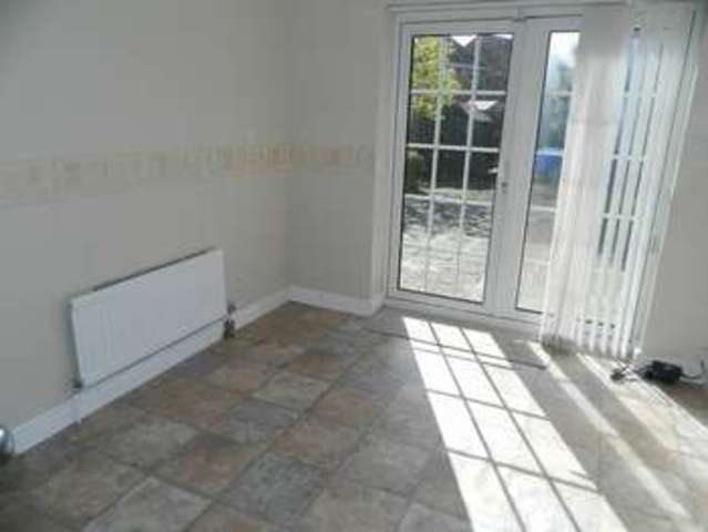  Image of 3 bedroom Semi-Detached house to rent in Kingfisher Road Weston-super-Mare BS22 at Kingfisher Road  Weston-Super-Mare, BS22 8TZ