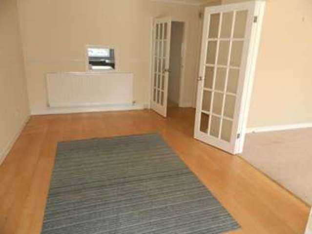  Image of 3 bedroom Semi-Detached house to rent in Kingfisher Road Weston-super-Mare BS22 at Kingfisher Road  Weston-Super-Mare, BS22 8TZ