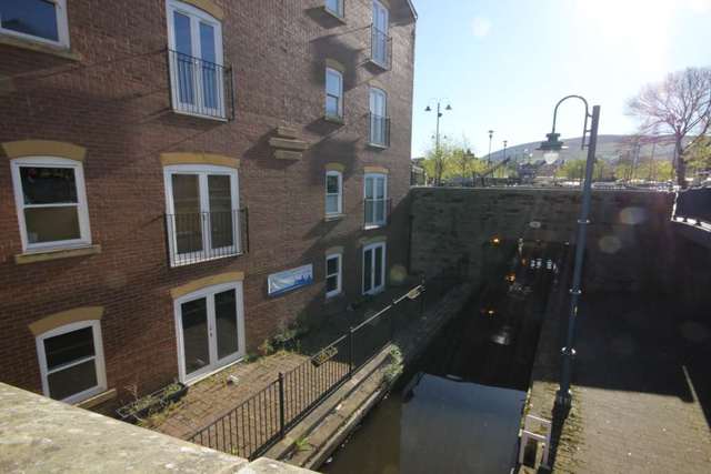  Image of 2 bedroom Apartment to rent in Melbourne Street Stalybridge SK15 at Melbourne Street  Stalybridge, SK15 2JJ