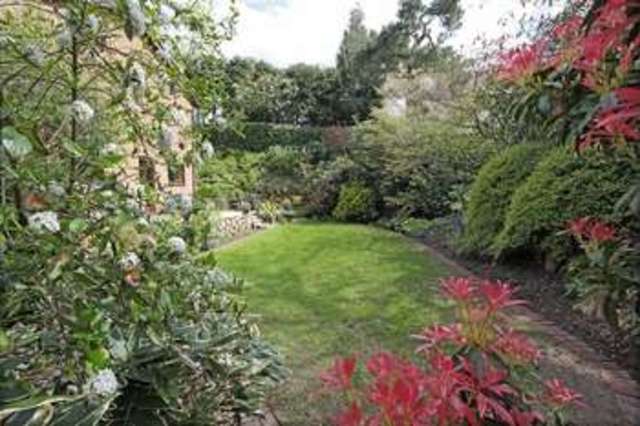  Image of 4 bedroom Detached house for sale in Melfort Road Crowborough TN6 at Melfort Road  Crowborough, TN6 1QT