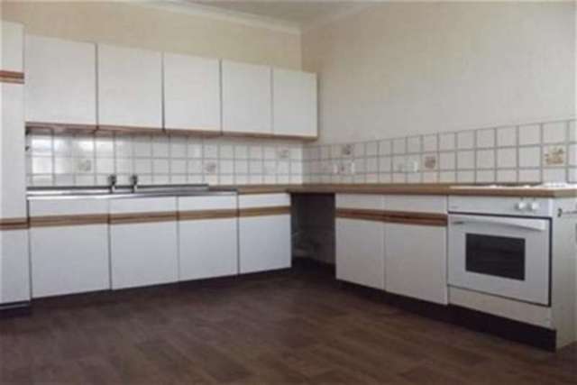  Image of 2 bedroom Flat to rent in Meon Road Southsea PO4 at Southsea, PO4 8NL