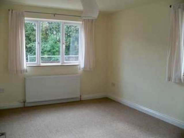  Image of 2 bedroom Flat to rent in Milford Avenue Wick Bristol BS30 at Milford Avenue Wick Bristol, BS30 5PG