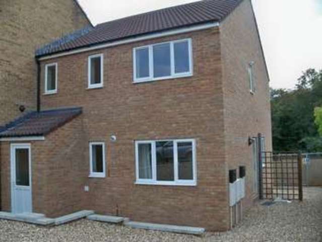  Image of 2 bedroom Flat to rent in Milford Avenue Wick Bristol BS30 at Milford Avenue Wick Bristol, BS30 5PG