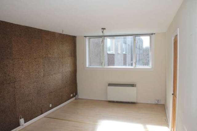  Image of 3 bedroom Maisonette for sale in Millford Drive Linwood Paisley PA3 at Millford Drive Linwood Paisley, PA3 3EJ