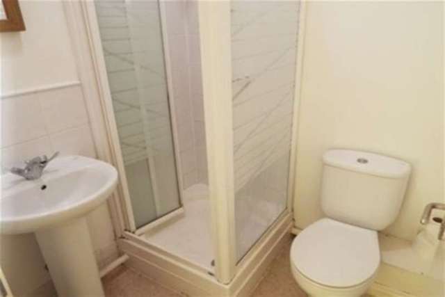 Image of 1 bedroom Flat to rent in Christchurch Road Boscombe Bournemouth BH7 at Bournemouth, BH7 6AF