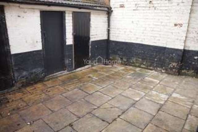  Image of 3 bedroom Terraced house to rent in Montague Terrace Lincoln LN2 at Montague Terrace  Lincoln, LN2 5BE