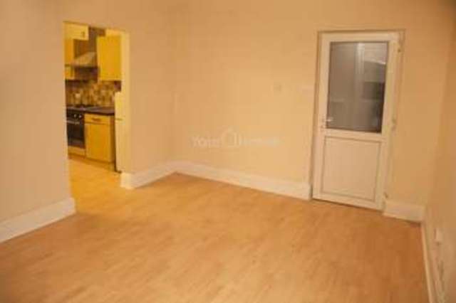  Image of 1 bedroom Terraced house to rent in Montague Terrace Lincoln LN2 at Montague Terrace  Lincoln, LN2 5BE