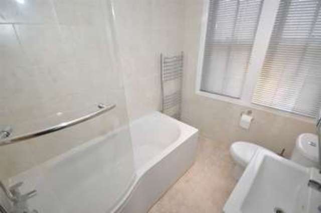  Image of 2 bedroom Flat for sale in Montrose Avenue Cotham Bristol BS6 at Montrose Avenue  Bristol, BS6 6EH