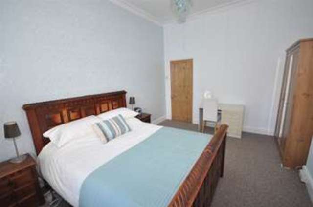  Image of 2 bedroom Flat for sale in Montrose Avenue Cotham Bristol BS6 at Montrose Avenue  Bristol, BS6 6EH