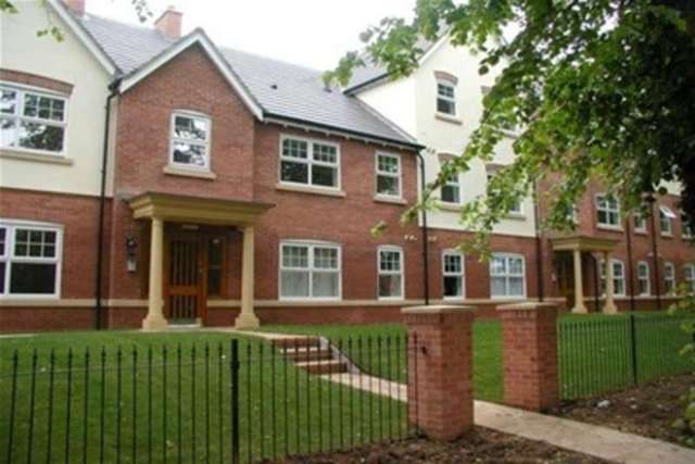  Image of 1 bedroom Flat to rent in Monyhull Hall Road Kings Norton Birmingham B30 at Birmingham, B30 3QD