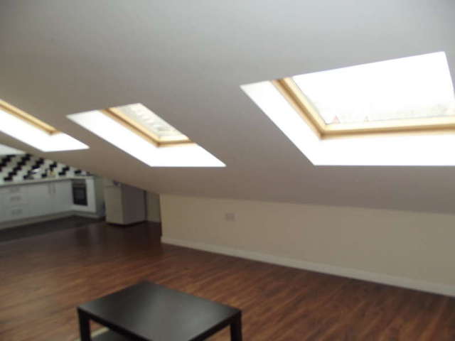  Image of 2 bedroom Flat to rent in Dewsbury Road Beeston Leeds LS11 at Beeston Leeds West Yorkshire, LS11 5NN