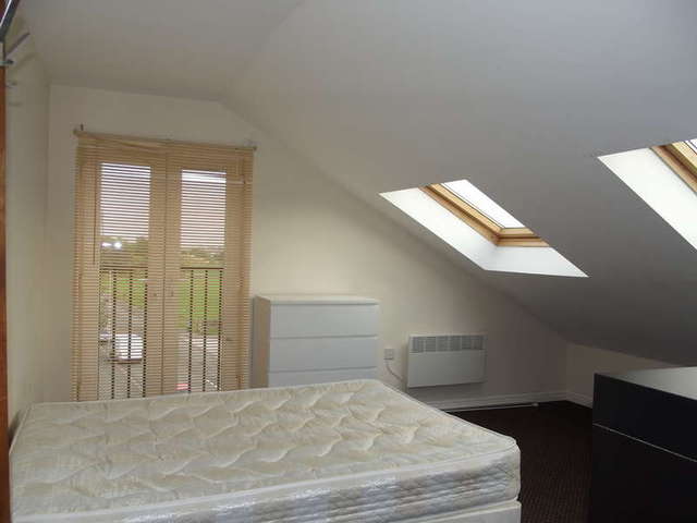  Image of 2 bedroom Flat to rent in Dewsbury Road Beeston Leeds LS11 at Beeston Leeds West Yorkshire, LS11 5NN