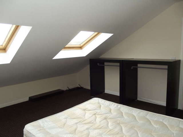  Image of 2 bedroom Flat to rent in Dewsbury Road Beeston Leeds LS11 at Beeston Leeds West Yorkshire, LS11 5NN
