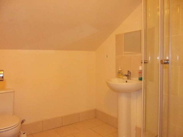  Image of 2 bedroom Flat to rent in Dewsbury Road Beeston Leeds LS11 at Beeston Leeds West Yorkshire, LS11 5NN