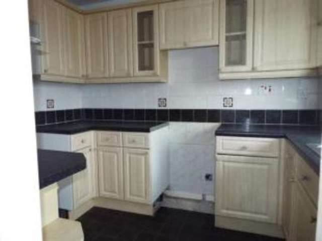  Image of 2 bedroom Flat for sale in Moorland Road Weston-super-Mare BS23 at Moorland Road Weston-super-Mare Uphill, BS23 4JA
