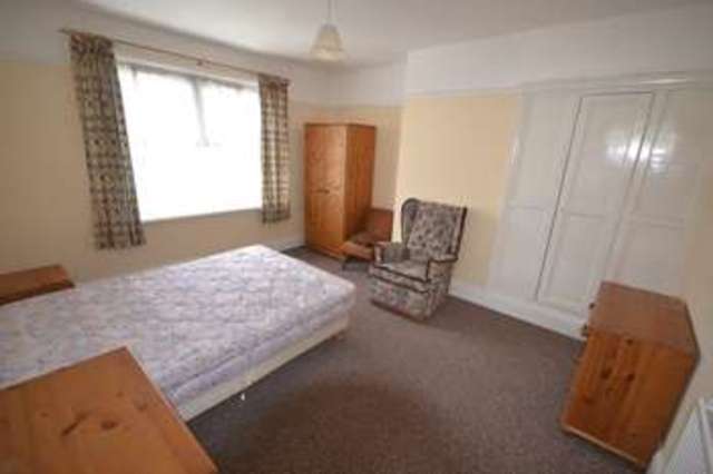  Image of 4 bedroom Semi-Detached house to rent in Mostyn Avenue Carmarthen SA31 at Mostyn Avenue  Carmarthen, SA31 2AH