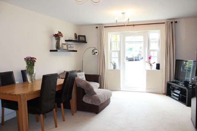  Image of 1 bedroom Flat to rent in Eastman Way Epsom KT19 at Mott House Eastman Way Epsom, KT19 8DB