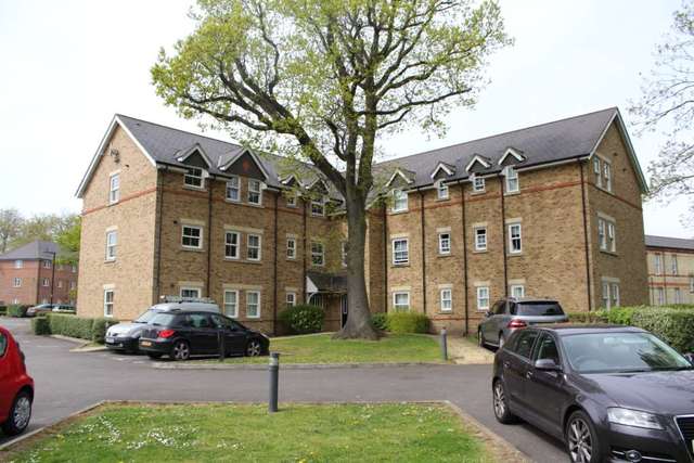  Image of 1 bedroom Flat to rent in Eastman Way Epsom KT19 at Mott House Eastman Way Epsom, KT19 8DB