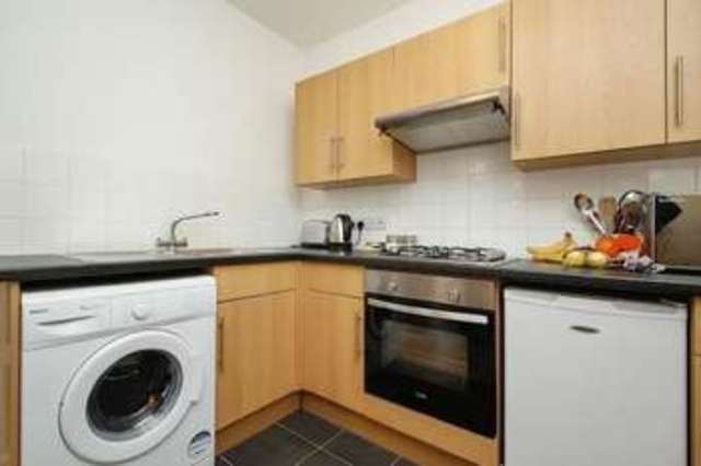  Image of Studio flat to rent in Mount View Road London N4 at London N4 4SL Finsbury Park, N4 4SL