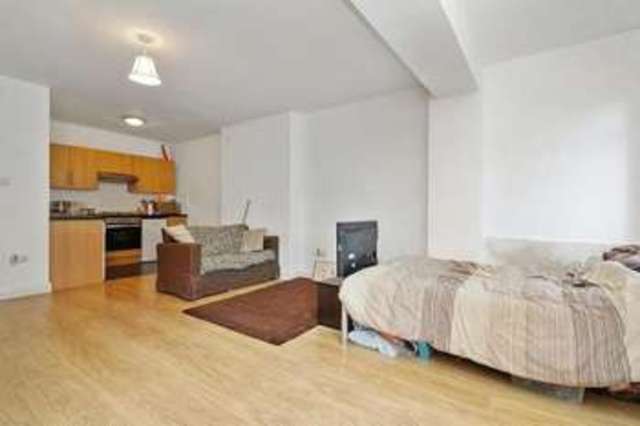  Image of Studio flat to rent in Mount View Road London N4 at London N4 4SL Finsbury Park, N4 4SL