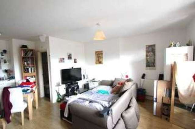  Image of Studio flat to rent in Mount View Road London N4 at London N4 4SL Finsbury Park, N4 4SL