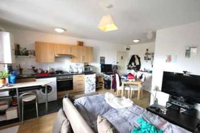  Image of Studio flat to rent in Mount View Road London N4 at London N4 4SL Finsbury Park, N4 4SL