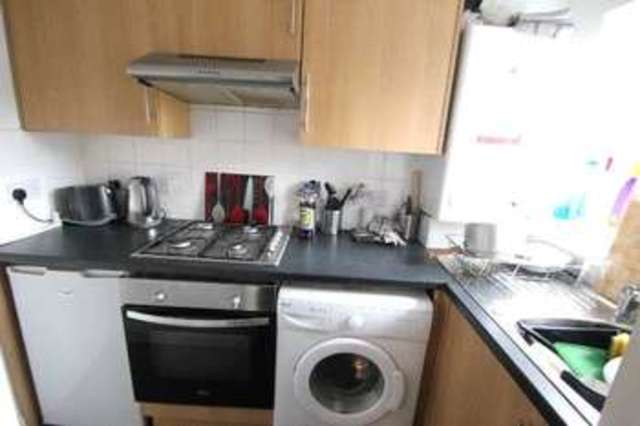  Image of Studio flat to rent in Mount View Road London N4 at London N4 4SL Finsbury Park, N4 4SL