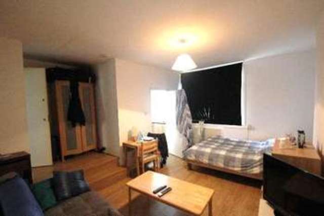  Image of Studio flat to rent in Mount View Road London N4 at London N4 4SL Finsbury Park, N4 4SL