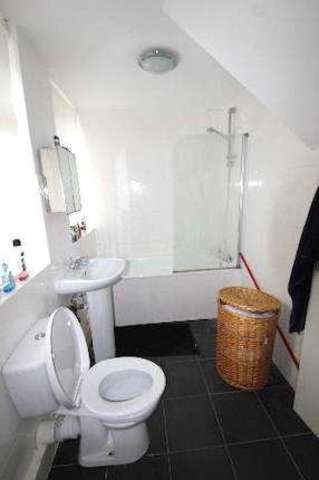  Image of Studio flat to rent in Mount View Road London N4 at London N4 4SL Finsbury Park, N4 4SL