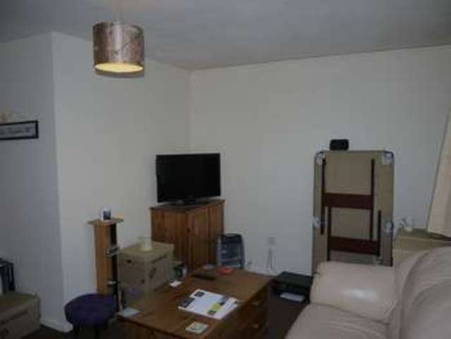  Image of 2 bedroom Flat to rent in Mowries Court Somerton TA11 at Mowries Court  Somerton, TA11 6NF