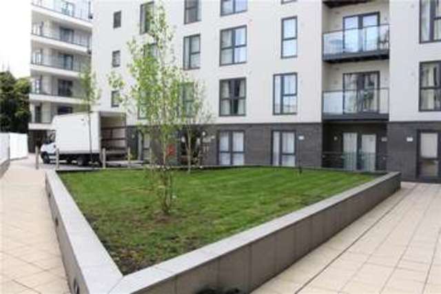  Image of 2 bedroom Apartment for sale in Guildford Road Hook Heath Woking GU22 at Guildford Road Woking Woking, GU22 7RF