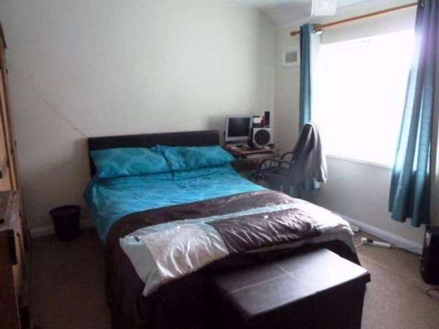  Image of 3 bedroom Terraced house to rent in New Parks Boulevard Leicester LE3 at New Parks Boulevard  Leicester, LE3 6QH