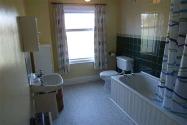  Image of 3 bedroom Detached house to rent in New Street Queniborough Leicester LE7 at Leicester, LE7 3FS