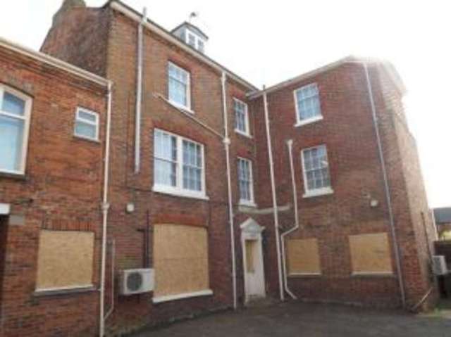  Image of 14 bedroom Detached house for sale in Crocker Street Newport PO30 at Newport Isle of Wight Newport, PO30 5DA