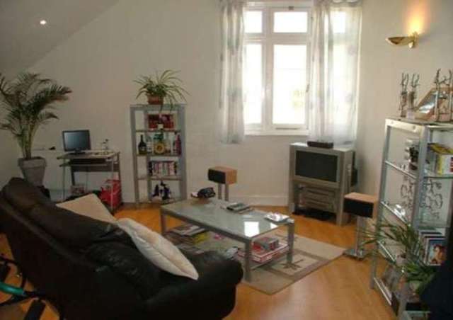  Image of 1 bedroom Flat to rent in Newton Road Tunbridge Wells TN1 at Tunbridge Wells  Royal Tunbridge Wells, TN1 1RU