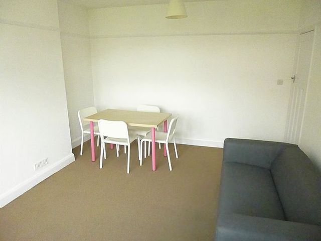  Image of 1 bedroom Flat to rent in Nield Road Hayes UB3 at Nield Road  Hayes, UB3 1SE