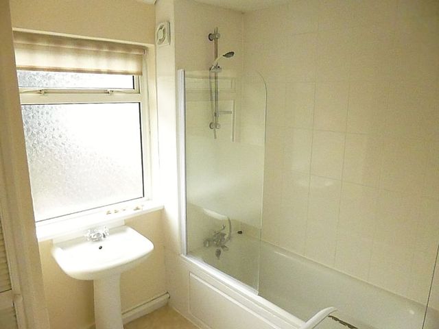  Image of 1 bedroom Flat to rent in Nield Road Hayes UB3 at Nield Road  Hayes, UB3 1SE