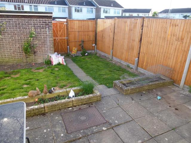  Image of 2 bedroom Terraced house to rent in Norris Close Romsey SO51 at Norris Close  ROMSEY, SO51 7UF