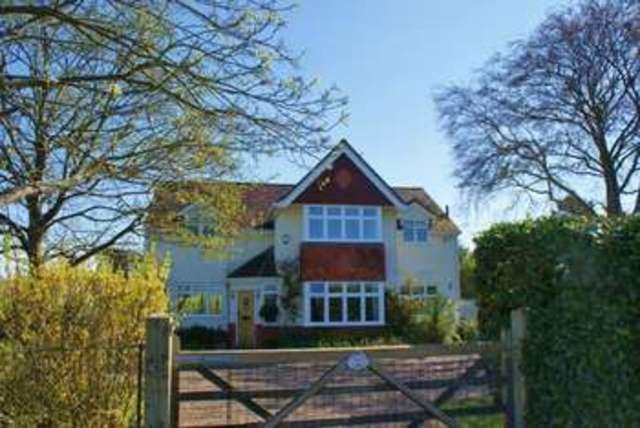  Image of 4 bedroom Detached house for sale in Park View Drive North Charvil Reading RG10 at Park View Drive North Charvil Reading, RG10 9QY