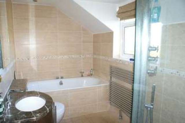  Image of 4 bedroom Detached house for sale in Park View Drive North Charvil Reading RG10 at Park View Drive North Charvil Reading, RG10 9QY