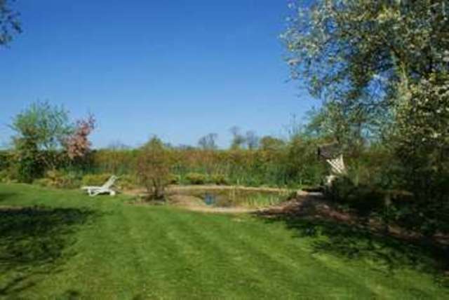  Image of 4 bedroom Detached house for sale in Park View Drive North Charvil Reading RG10 at Park View Drive North Charvil Reading, RG10 9QY