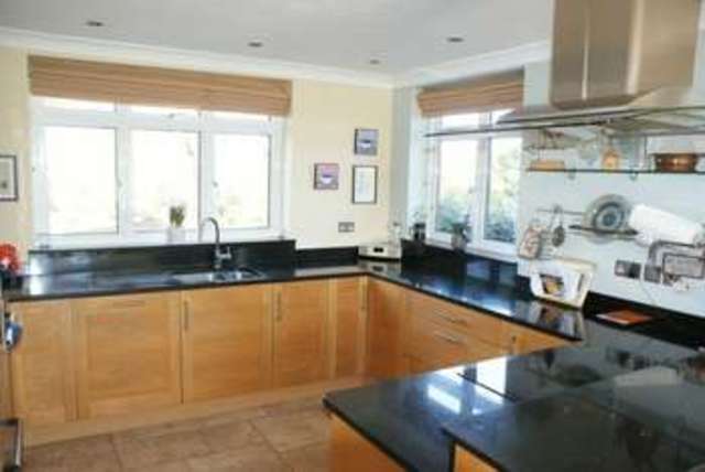  Image of 4 bedroom Detached house for sale in Park View Drive North Charvil Reading RG10 at Park View Drive North Charvil Reading, RG10 9QY