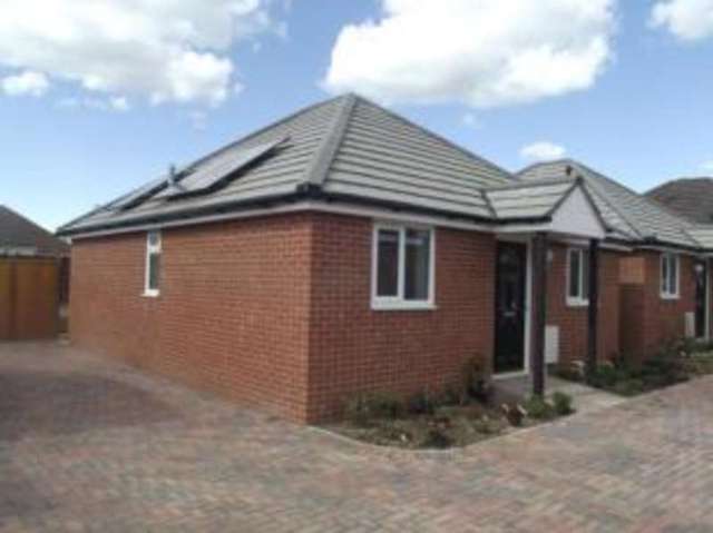  Image of 2 bedroom Bungalow for sale in North East Road Southampton SO19 at North East Road Southampton Sholing, SO19 8BA