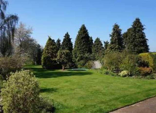  Image of 5 bedroom Bungalow for sale in North Road Clifton upon Dunsmore Rugby CV23 at North Road Clifton upon Dunsmore Rugby, CV23 0BW