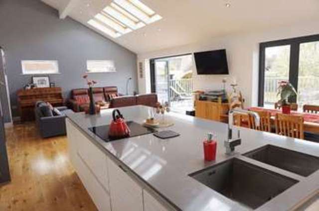  Image of 5 bedroom Bungalow for sale in North Road Clifton upon Dunsmore Rugby CV23 at North Road Clifton upon Dunsmore Rugby, CV23 0BW