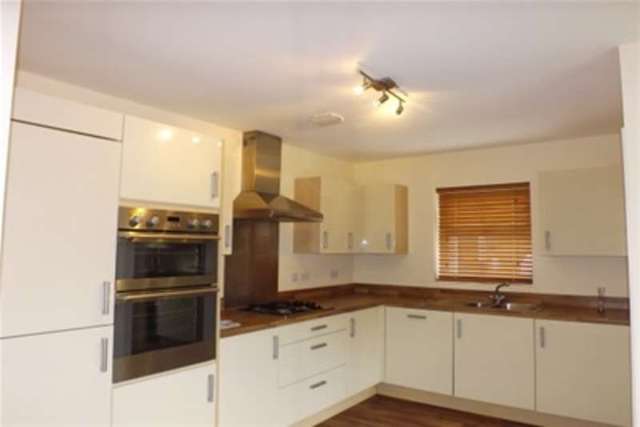  Image of 4 bedroom Detached house to rent in Isambard Way Blunsdon Swindon SN25 at Swindon, SN25 2NP