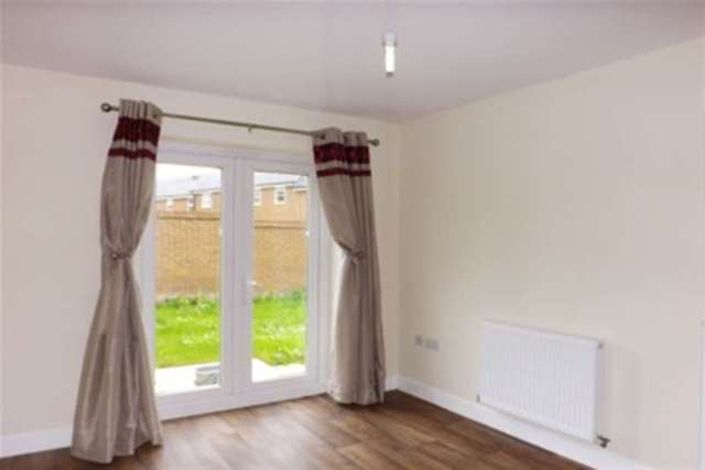  Image of 4 bedroom Detached house to rent in Isambard Way Blunsdon Swindon SN25 at Swindon, SN25 2NP