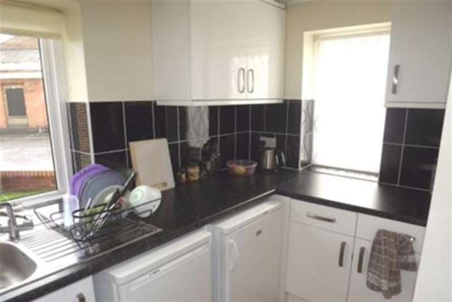  Image of 1 bedroom Maisonette to rent in Mussenden Court Copsewood Road Watford WD24 at Watford, WD24 5QR