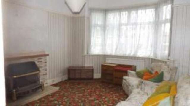  Image of 3 bedroom Bungalow for sale in Western Avenue Bournemouth BH10 at Northbourne Bournemouth Moordown, BH10 6HJ